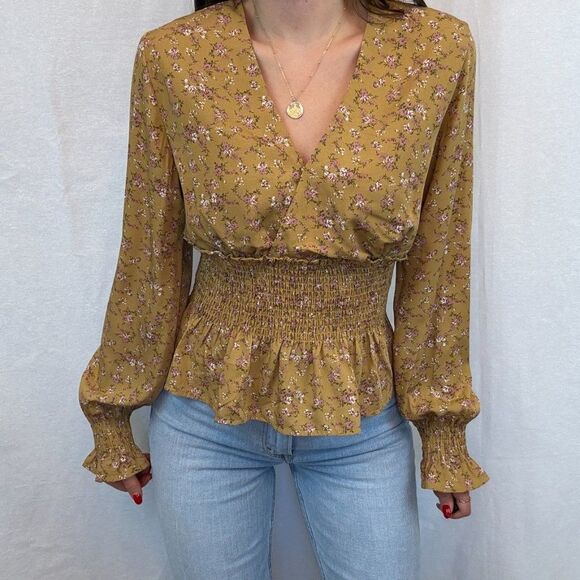 NWT Yellow Floral Long Sleeve Smocked V-Neck Top - Picture 1 of 14